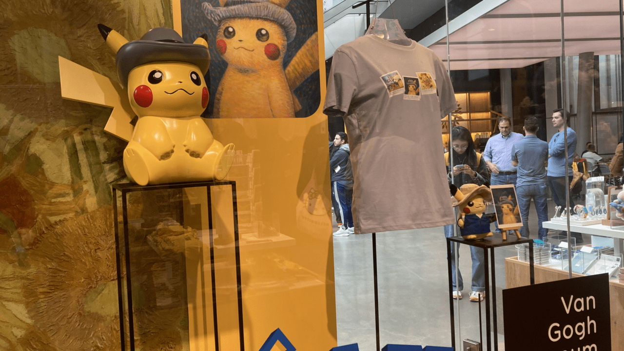 Van gogh x piokemon winkel pikachu statue